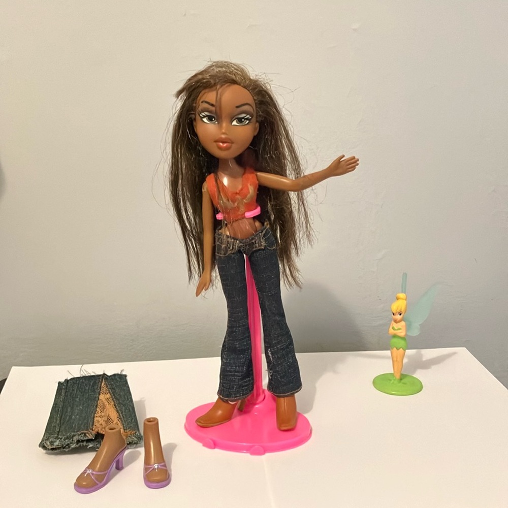 BRATZ  FASHION DOLL  SASHA 10 INCHES TALL